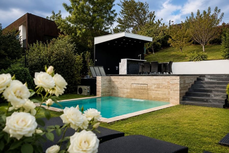 Piscina recuperada, lista para el verano